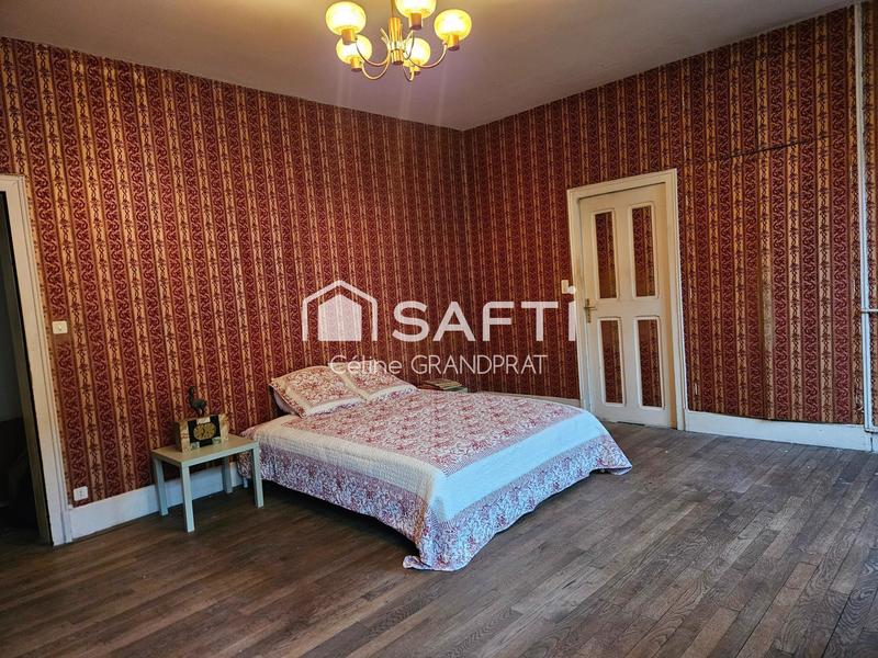 Maison - 260 m² - 9 pièces