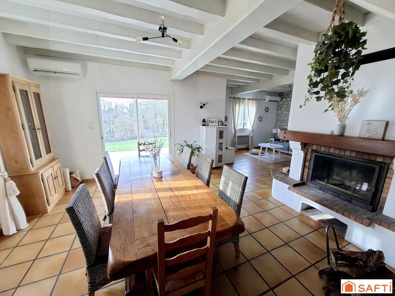 Maison - 205 m² - 9 pièces