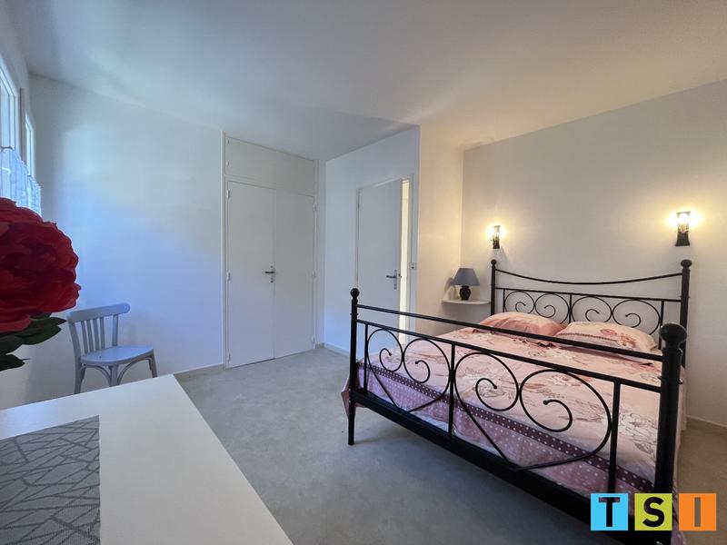 Maison - 260 m² - 12 pièces