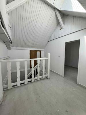 Maison - 277 m² - 5 pièces