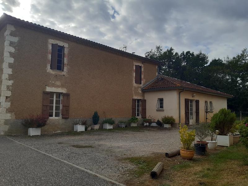 Maison - 205 m² - 6 pièces