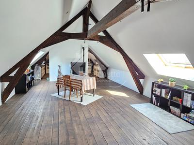 Maison - 230 m² - 9 pièces