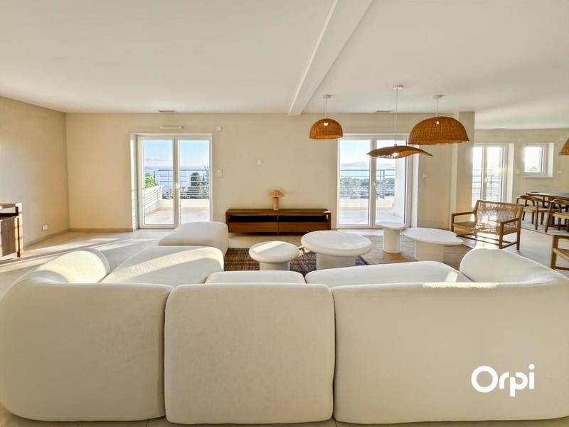 Villa - 230 m² - 6 pièces