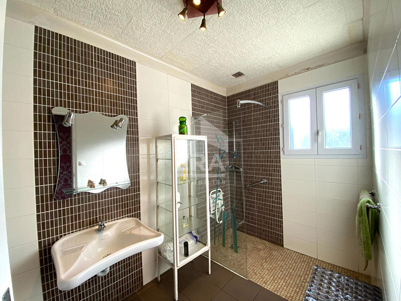 Maison - 99 m² - 5 pièces