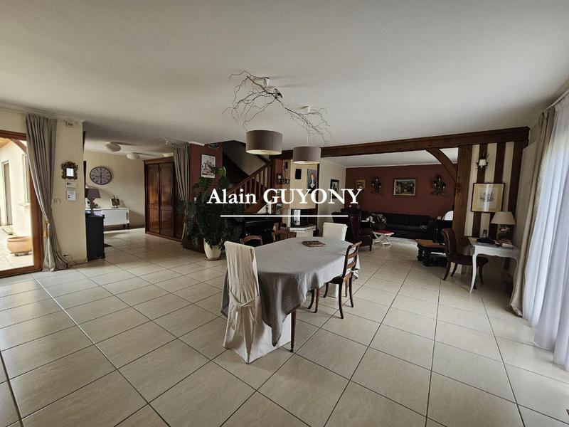 Maison contemporaine - 235 m² - 7 pièces