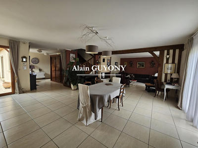 Maison contemporaine - 235 m² - 7 pièces