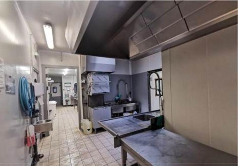 Local d'activité / Entrepôt - 1 051 m² - 12 pièces