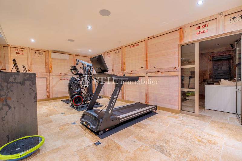 Villa - 293 m² - 9 pièces