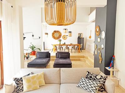 Maison - 341 m² - 7 pièces