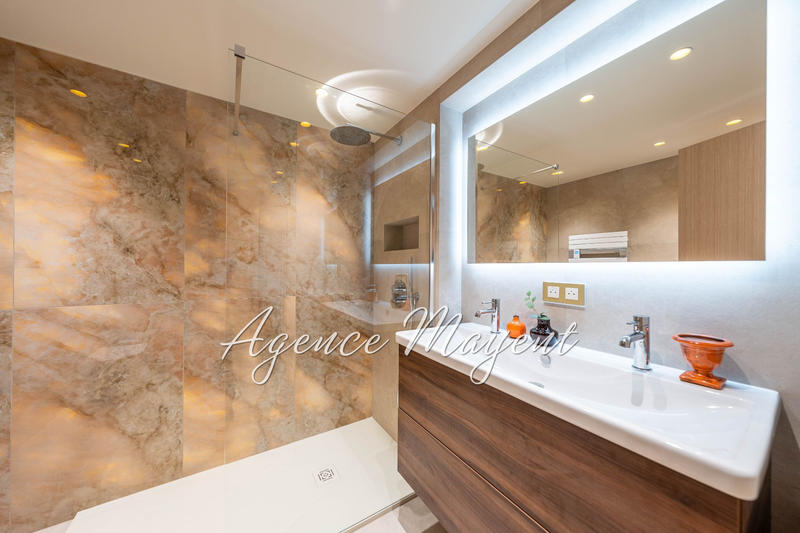 Appartement - 98 m² - 3 pièces