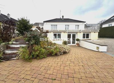 Maison - 174 m² - 9 pièces