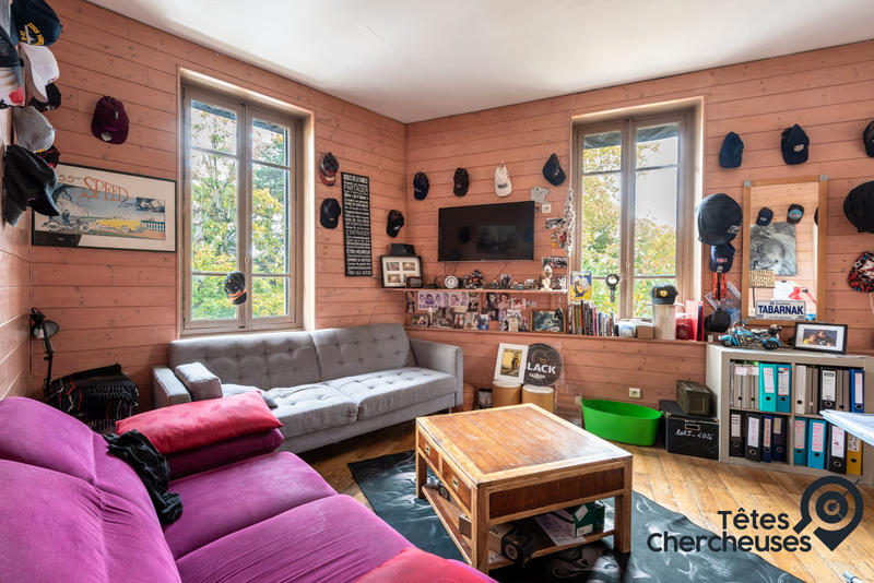 Maison - 213 m² - 7 pièces