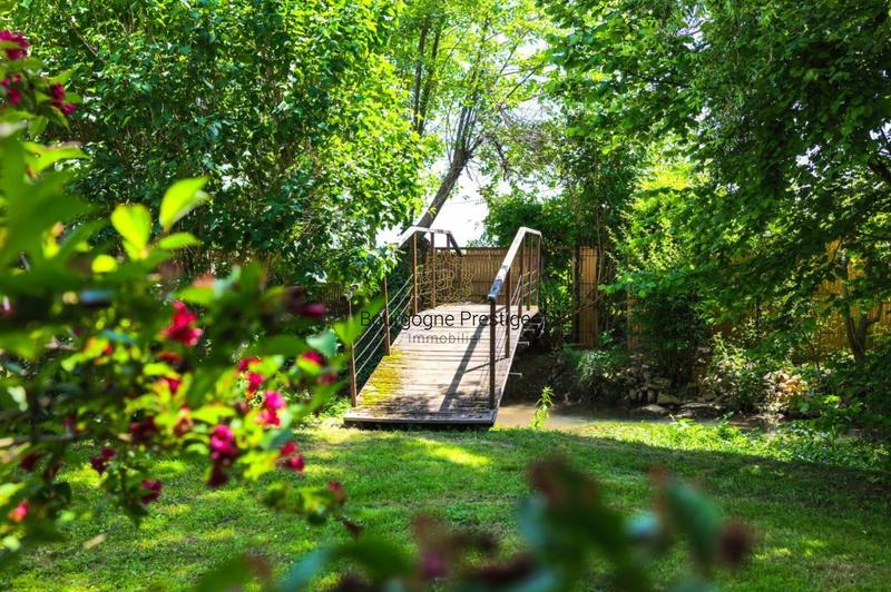 Propriété - 250 m² - 9 pièces