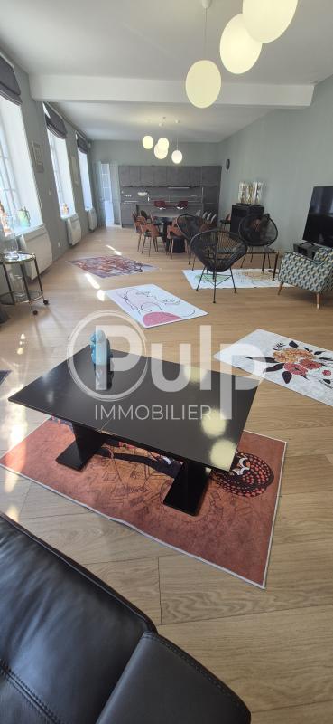 Demeure - 436 m² - 10 pièces