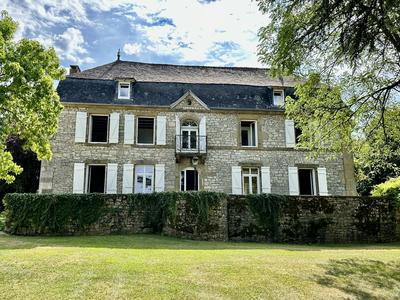 Maison de maîtres - 415 m² - 10 pièces