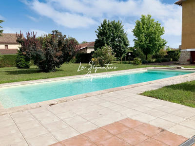 Maison - 217 m² - 7 pièces