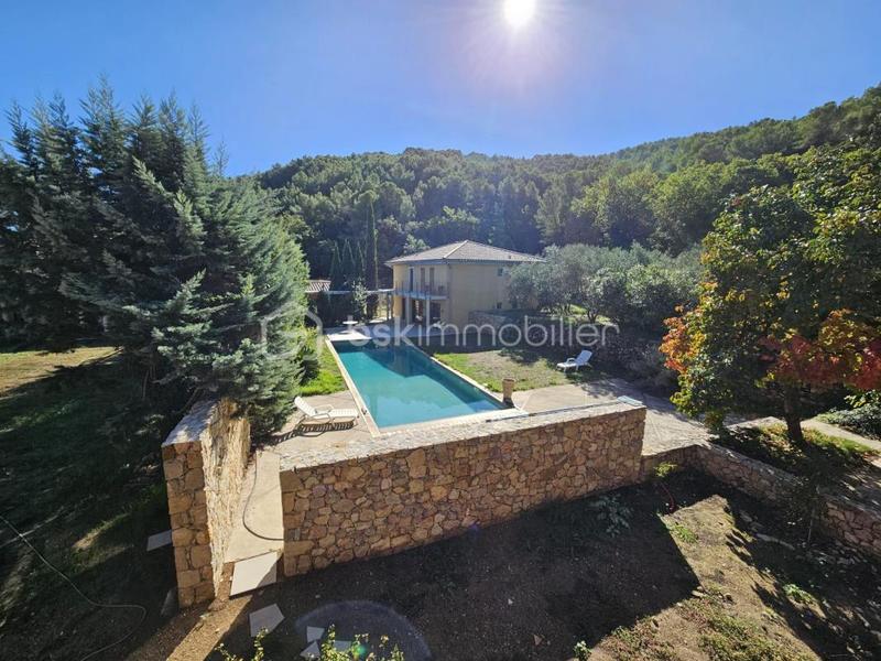 Appartement - 79 m² - 3 pièces