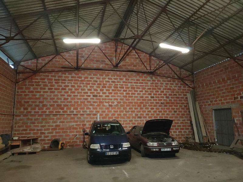 Maison - 1 000 m² - 1 pièce