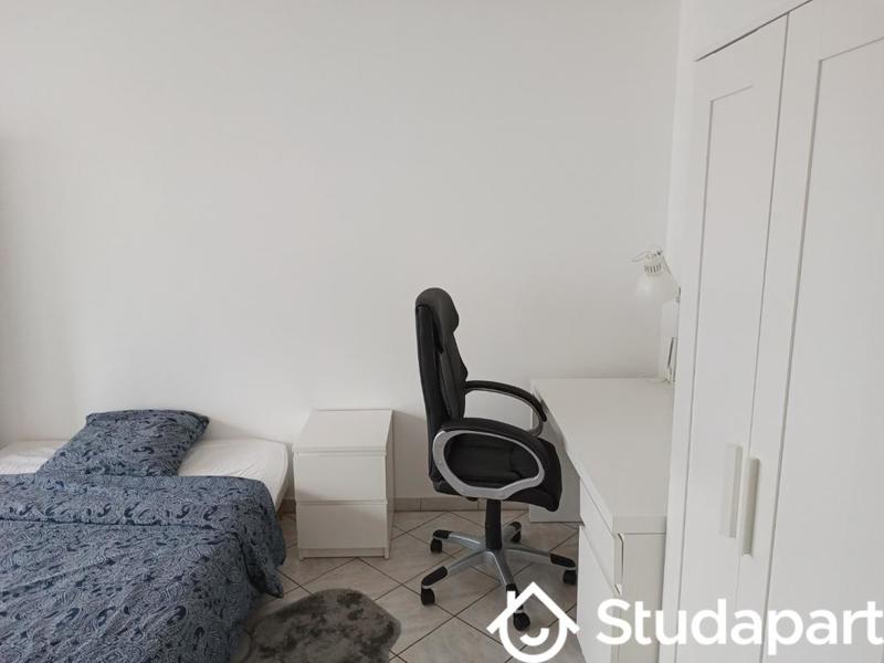 Chambre - 10 m² - 1 pièce