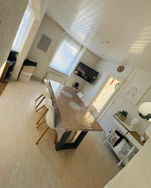 Maison - 110 m² - 8 pièces