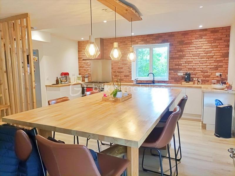 Maison - 123 m² - 6 pièces