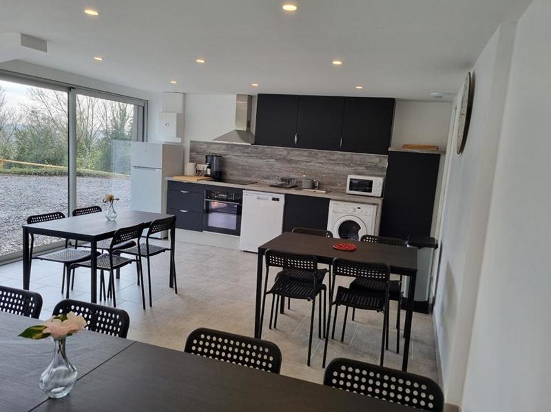 Maison - 300 m² - 12 pièces