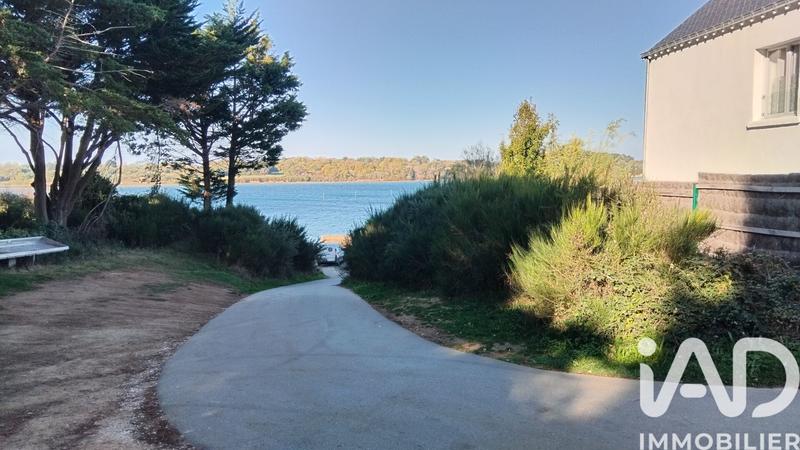 Maison - 220 m² - 9 pièces