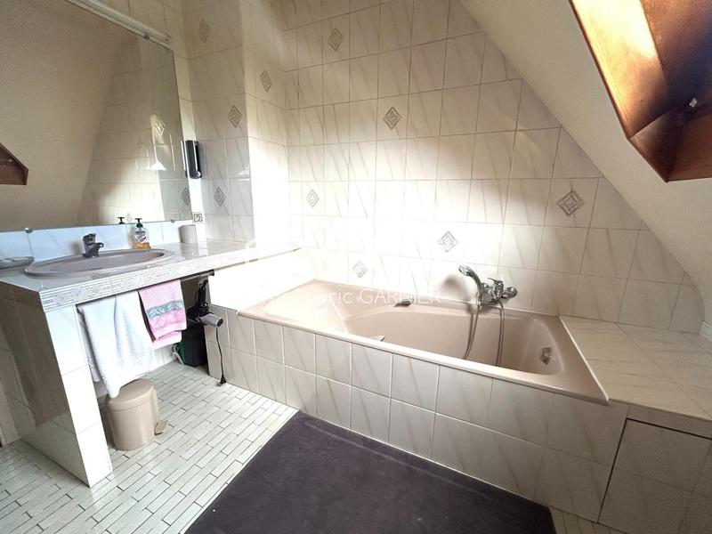 Maison - 168 m² - 6 pièces