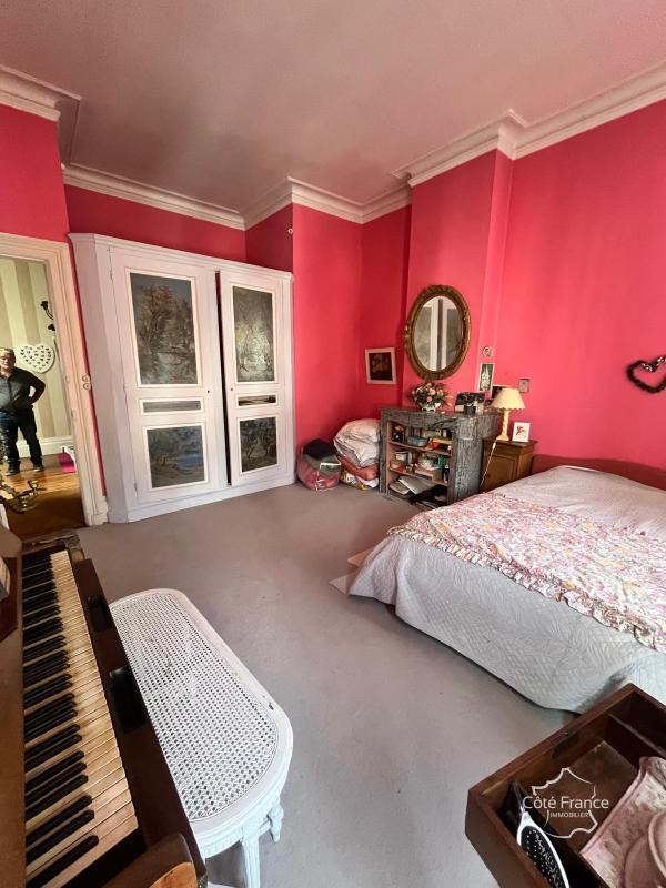 Propriété - 352 m² - 12 pièces