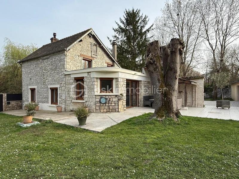Maison traditionnelle - 139 m² - 6 pièces
