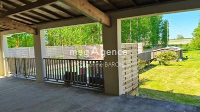 Maison traditionnelle - 212 m² - 8 pièces