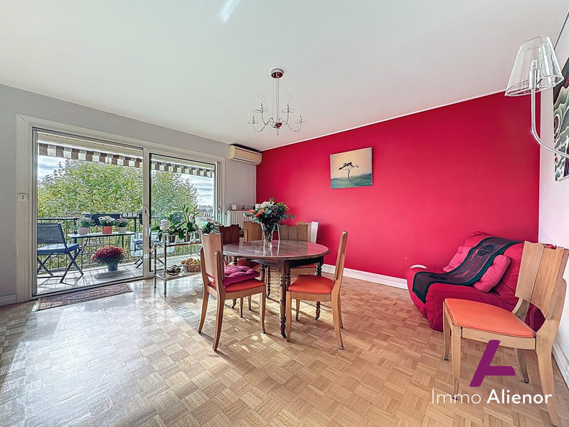 Appartement - 104 m² - 4 pièces