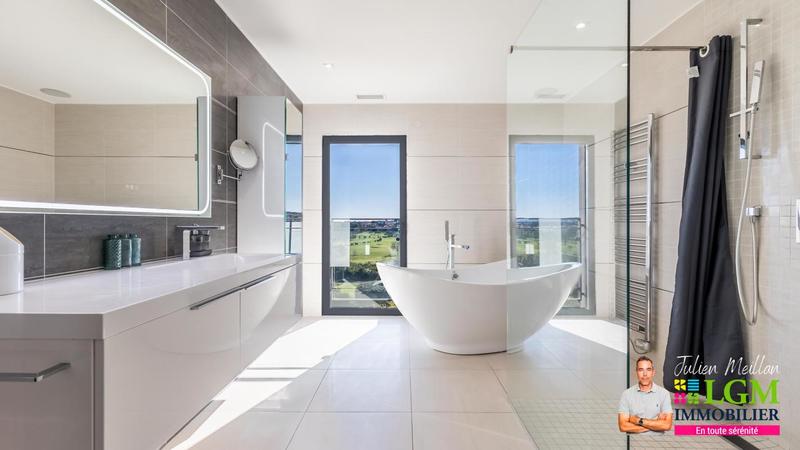 Villa - 250 m² - 5 pièces