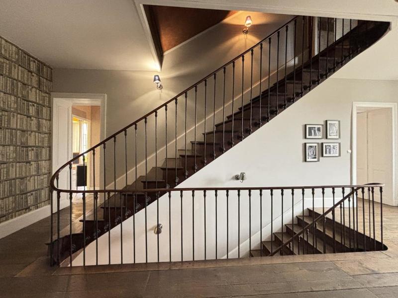 Maison - 320 m² - 13 pièces