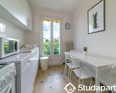 Chambre - 100 m² - 1 pièce