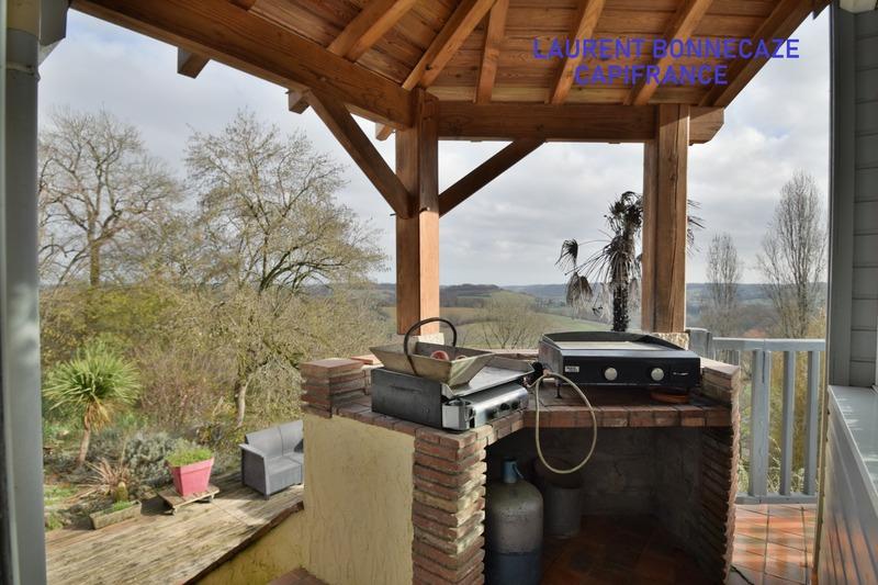 Maison - 199 m² - 7 pièces