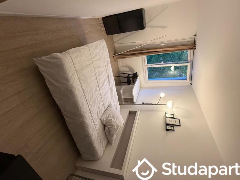 Chambre - 12 m² - 1 pièce