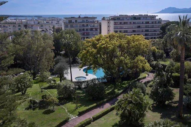 Appartement - 103 m² - 4 pièces