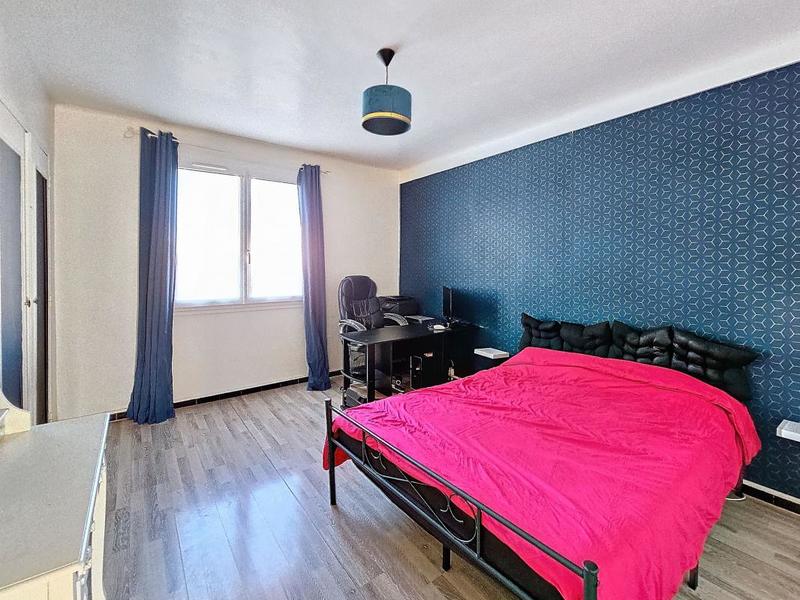 Appartement - 99 m² - 4 pièces