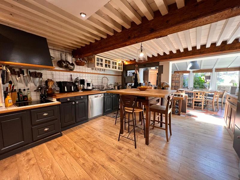 Maison - 280 m² - 8 pièces