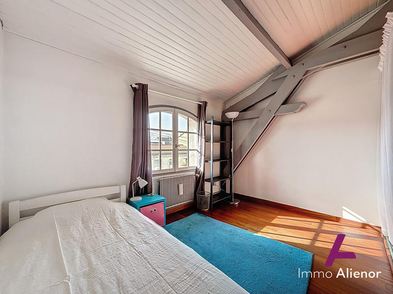 Maison - 188 m² - 9 pièces