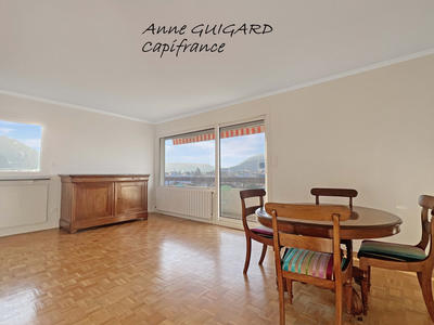 Appartement - 80 m² - 4 pièces