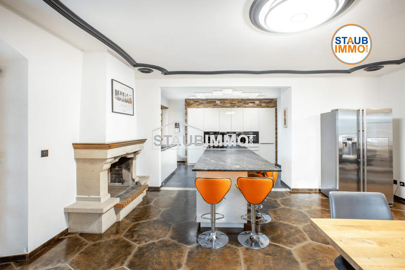 Maison - 271 m² - 13 pièces