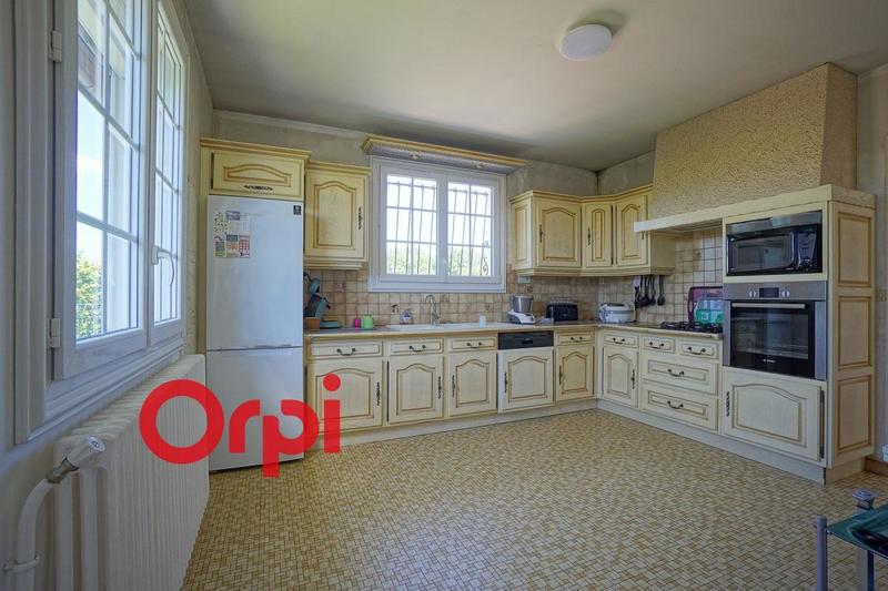 Maison - 225 m² - 7 pièces