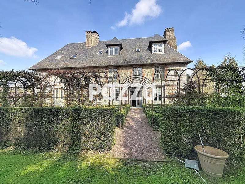 Maison - 320 m² - 10 pièces