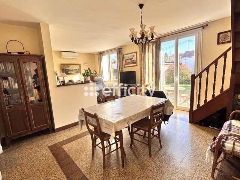 Maison - 104 m² - 5 pièces