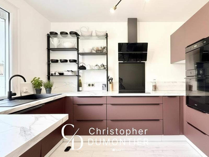 Maison - 172 m² - 9 pièces