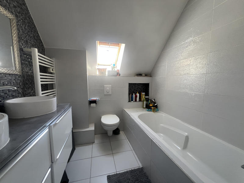 Maison - 80 m² - 5 pièces