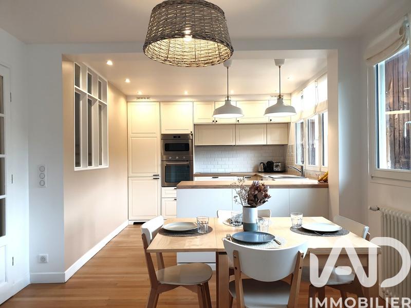 Maison - 143 m² - 8 pièces