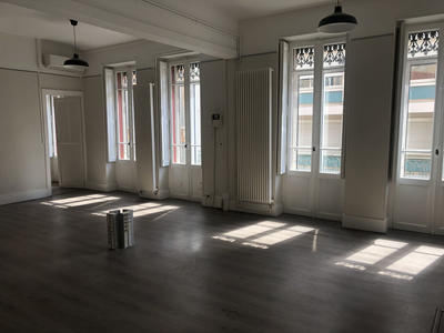 Bureau - 191 m² - 6 pièces